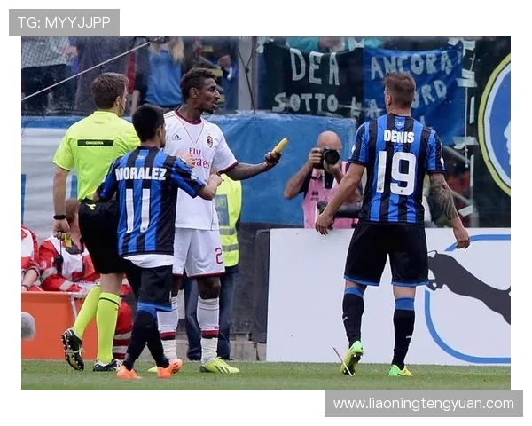 巴西队进球后遭球迷扔香蕉 球员抗议：没黑人没冠军